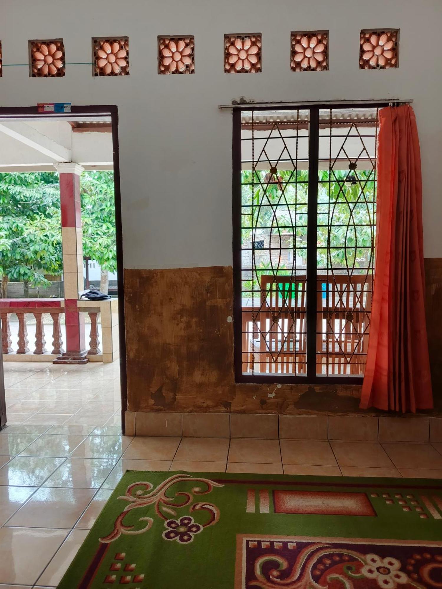 Homestay Traveller